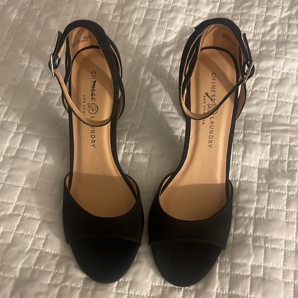 Chinese Laundry Heels - Picture 3 of 8